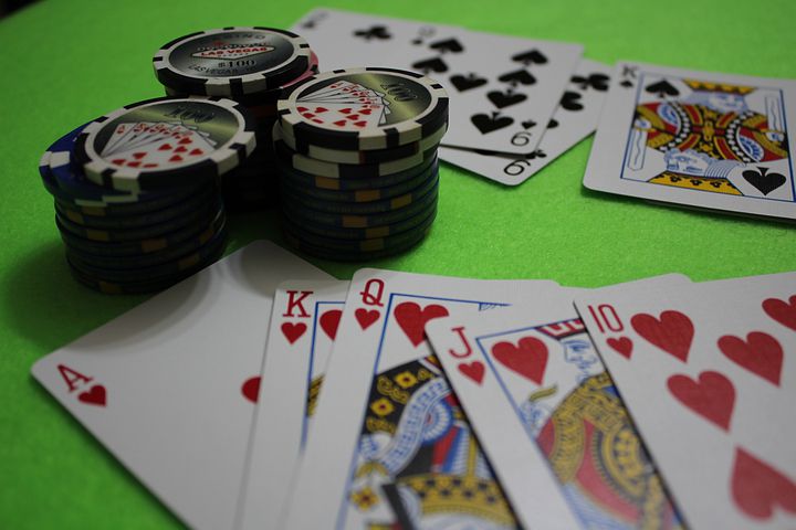 How To Play Omaha Poker Online and Learning How Beat The Pros